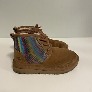 UGG Neumel Chromatic Shoes Chestnut Kids Size 12 Iridescent Chukka Rainbow